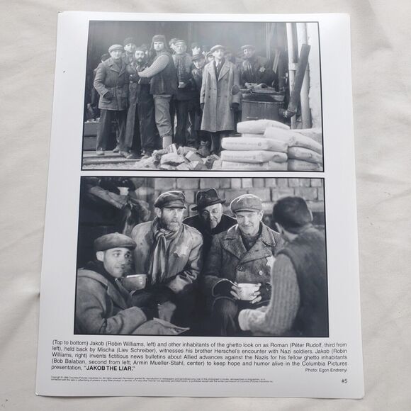 Robin Williams Press Photos 1999 Jakob The Liar  Columbia Pictures Lot Of 8 - Picture 4 of 9